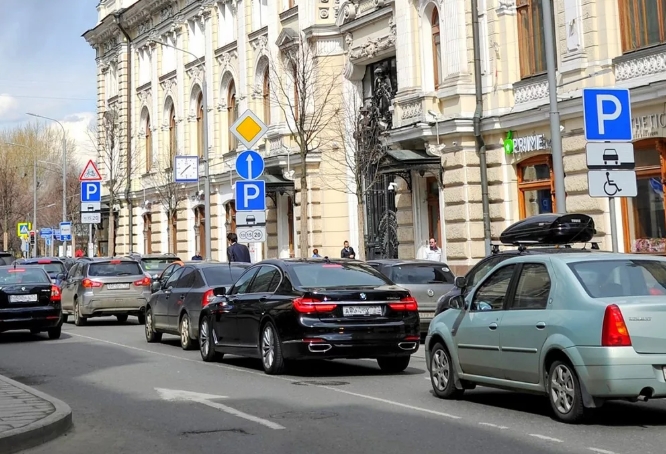 Москвичам облегчат получение резидентных разрешений на парковку