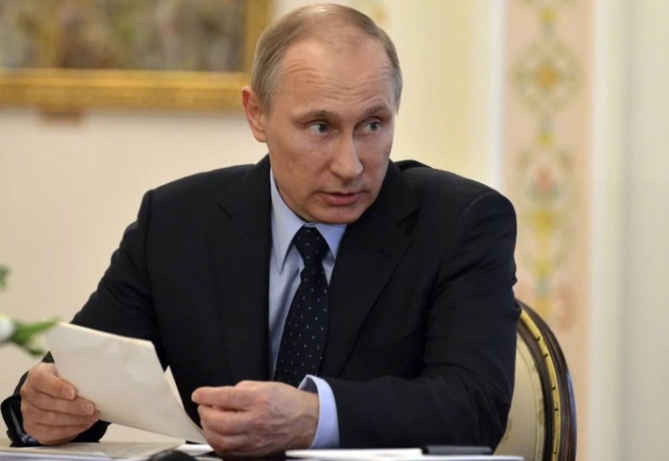 Путин впервые провел с Зеленским телефонные переговоры