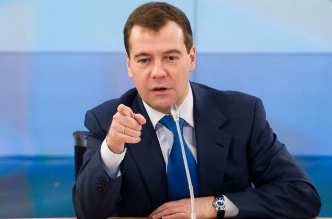 Медведев освободил от должности замруководителя Ростуризма