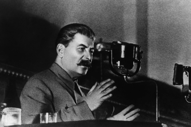 Бывший следователь требует возбудить уголовное дело против Сталина