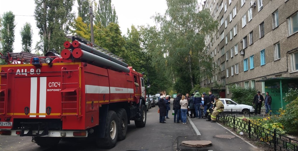 В Воронеже эвакуировали целый дом из-за пущенного по батареям тока