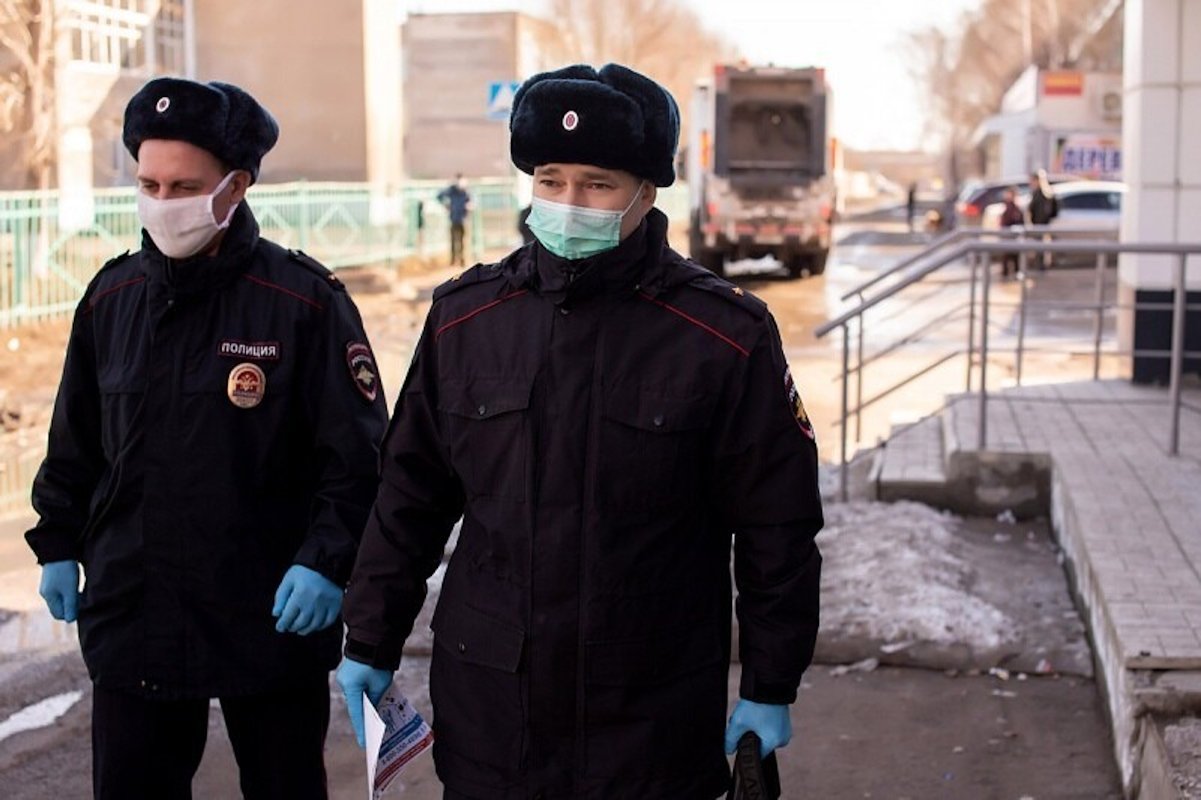 Полицейские Москвы получили право выписывать штрафы за админнарушения