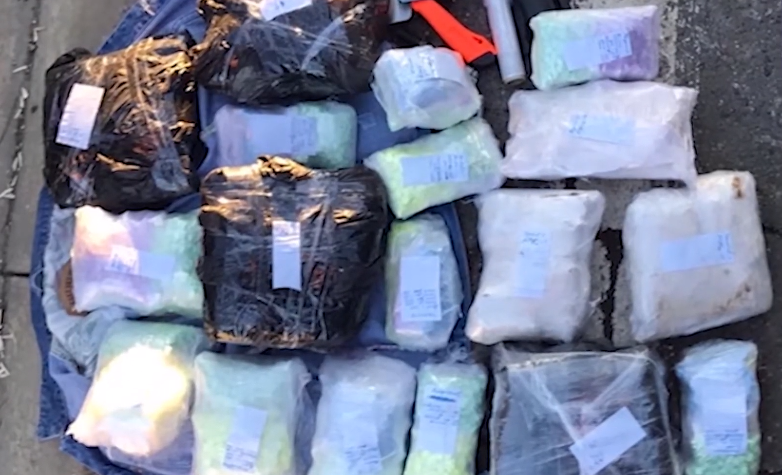 ФСБ изъяла 55 кг наркотиков у межрегиональных курьеров