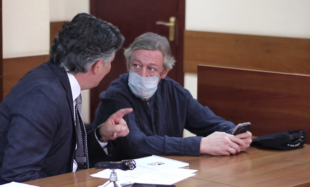 Адвокат Ефремова заявил о планах потерпевших сфальсифицировать доказательства