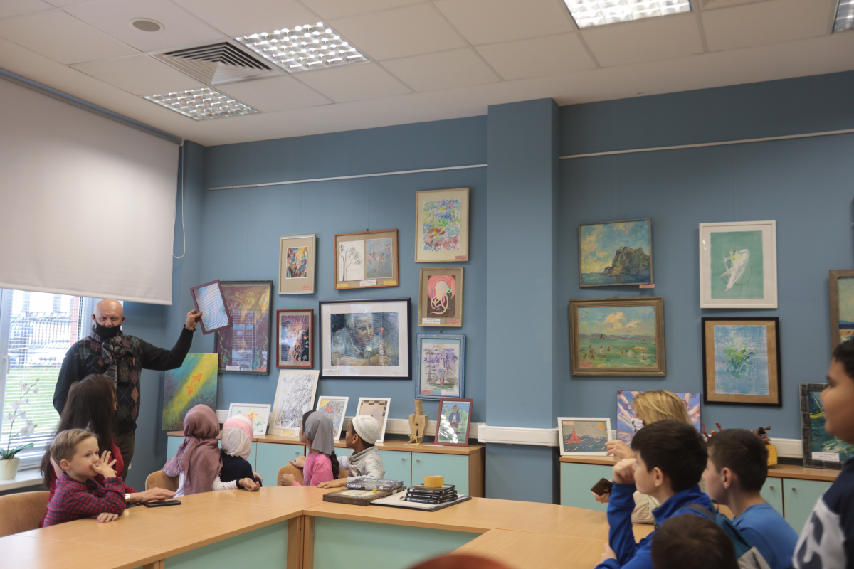 Уникальная благотворительная выставка открылась в подмосковном Красногорске