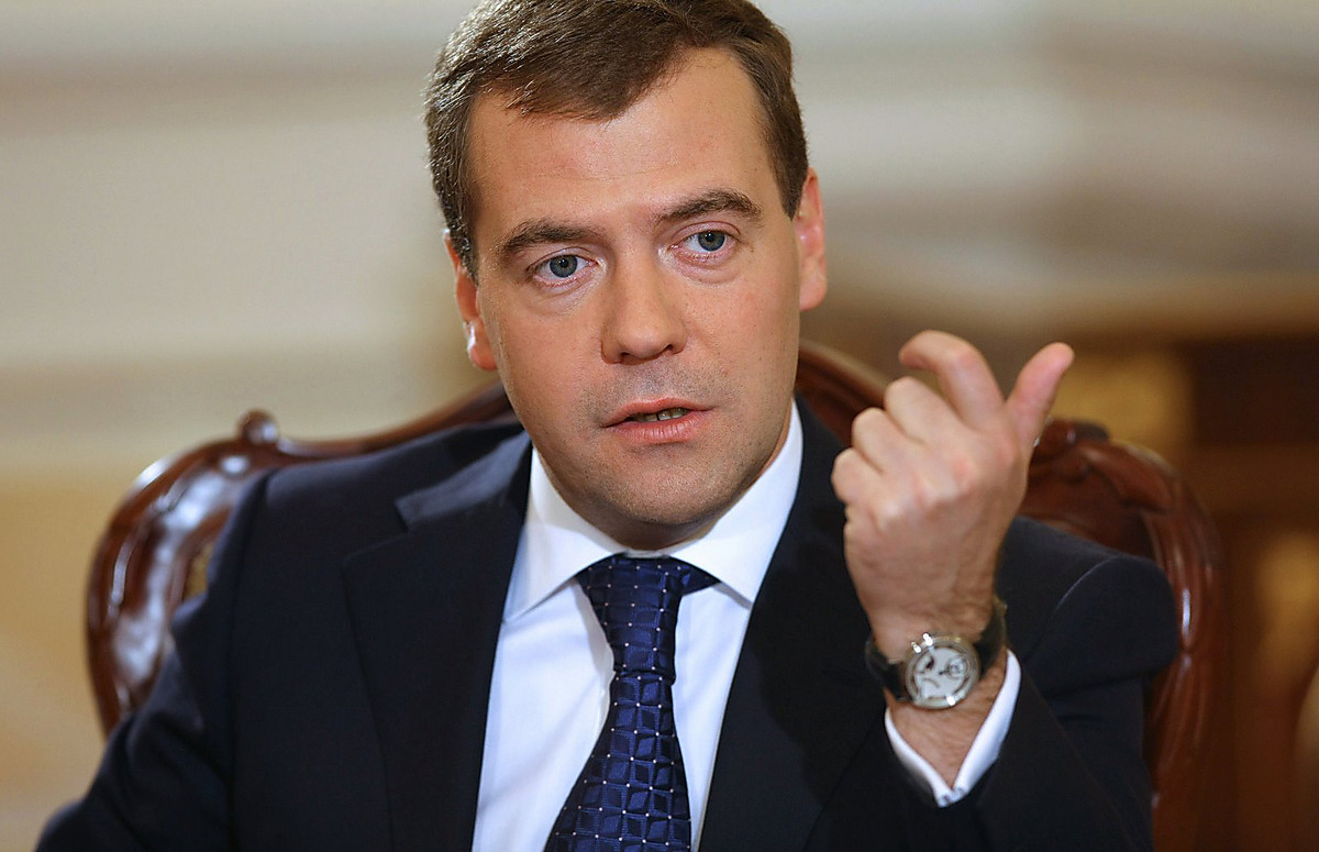 Медведев назвал хронической проблемой России работу «вразнотык»