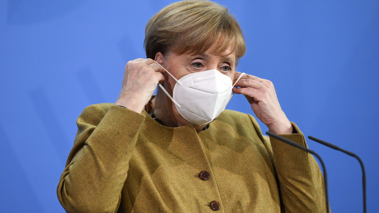 Меркель заявила о необходимости вакцинировать всех людей на Земле для победы над COVID-19