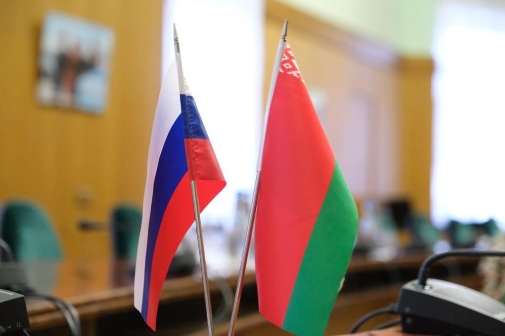 РФ и Белоруссия подписали соглашение о привлечении на российские предприятия белорусских студентов