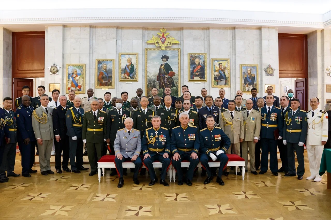 Иностранные выпускники Военной академии Генштаба РФ направят знания на обеспечение мира в своих странах