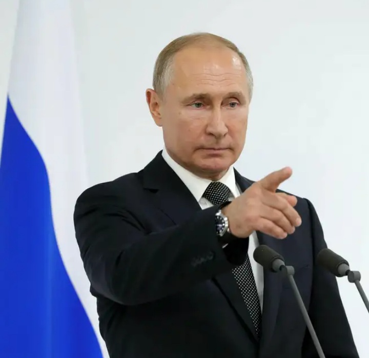 Американские СМИ считают, что Владимир Путин восстанавливает СССР